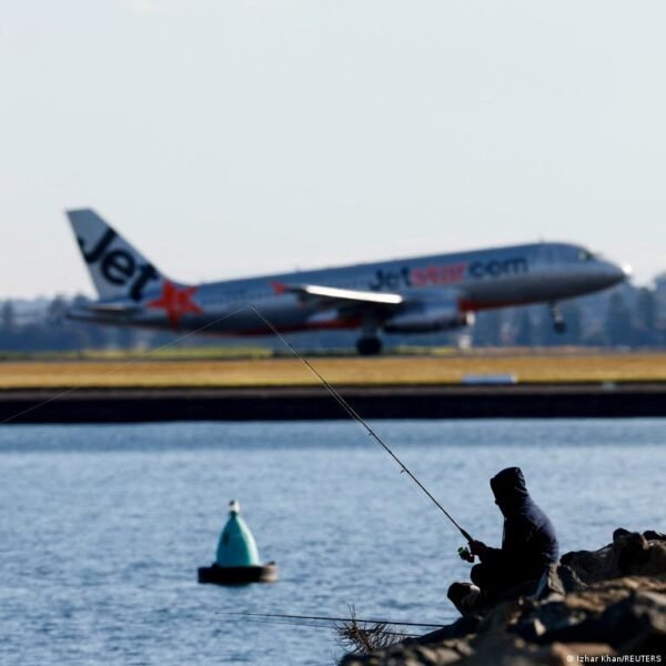 Sidnjaus Oro Uoste Beveik Susidr Jetstar Ir Qatar Airways Lktuvai