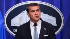 Todd Blanche Patvirtintas Jav Generaliniu Prokuroru Nepaisant Respublikon Pasiprieinimo