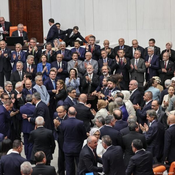 Turkijos Parlamentas Patvirtino Istorin Statym Dl Pkk Kovotoj Reintegracijos