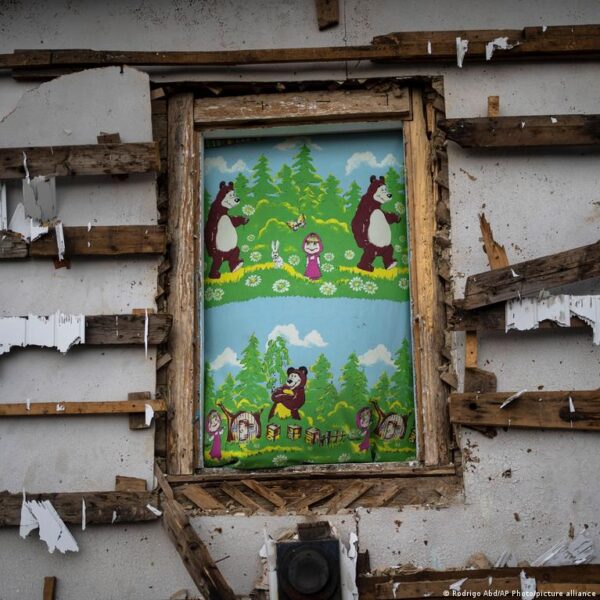 Ukraina įveda sankcijas rusiškam animaciniam filmui „Maša ir Lokys“
