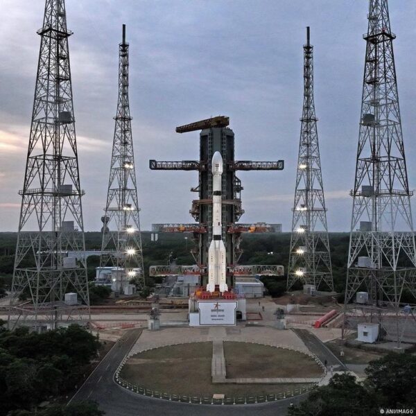 Indijos kosmoso agentūra ISRO į orbitą iškėlė pirmąjį vaizdo stebėsenos palydovą