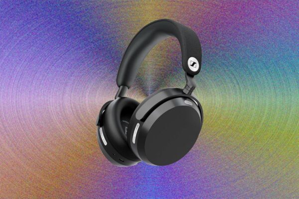 Sennheiser Momentum 5 Wireless: 57 valandų baterijos veikimo laikas ir keičiamas akumuliatorius