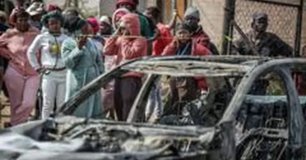Per šaudynes Pietų Afrikos miesteliuose žuvo mažiausiai 28 žmonės