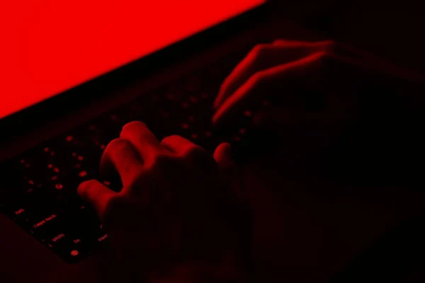 „Google“ išleido „Chrome“ pataisą aktyviai išnaudotai V8 spragai CVE-2026-85046