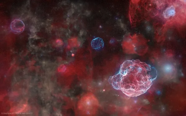 Aurigos žvaigždyne užfiksuotas dangaus plotas su penkiomis supernovų liekanomis
