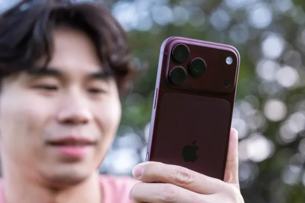Pirmąją prekybos dieną Kinijoje iPhone 18 Pro serijos pardavimai buvo 30 proc. didesni nei iPhone 17 Pro