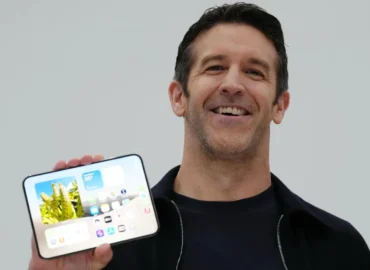 2011 metais „Apple“ pateikė lankstaus elektroninio įrenginio patentą