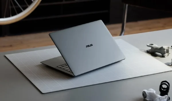 ASUS pristatė 14 colių Googlebook 14 nešiojamąjį kompiuterį