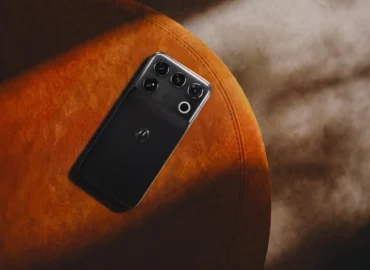 Motorola pristatė „Signature 27“ su „Snapdragon 8 Elite Extreme Gen 6“