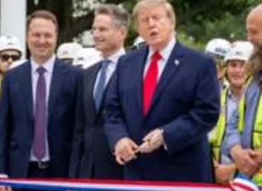 Didieji JAV kanalai sustabdė bendrą Trumpo veiklos nušvietimą po draudimo žiniasklaidai