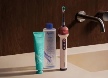„Dyson“ pristatė dantų šepetėlį „CameraJet“ su kamera ir dirbtiniu intelektu