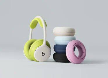 Apple pristatė ausines Beats 360 su keičiamais dizaino elementais