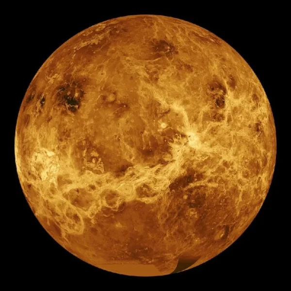 Tyrimas rodo, kad galimas Veneros palydovas ilgainiui būtų nukritęs į planetą