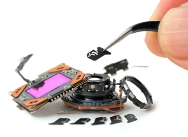 iFixit iPhone 18 Pro skyrė 7 iš 10 už taisomumą