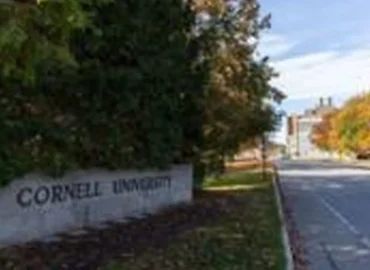 JAV prokurorai atnaujino tyrimą dėl įtariamo grupinio išžaginimo Cornell universitete
