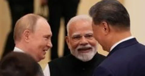 BRICS viršūnių susitikime Delyje išryškėjo bloko nesutarimai dėl atsako Vašingtonui