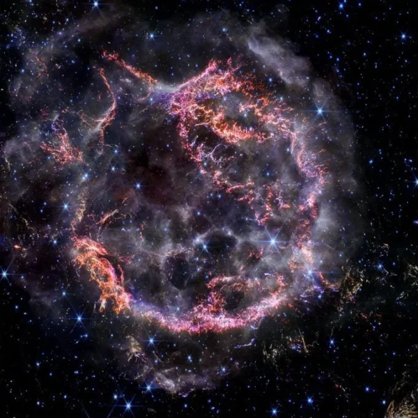 James Webb teleskopas užfiksavo supernovos liekaną Cassiopeia A