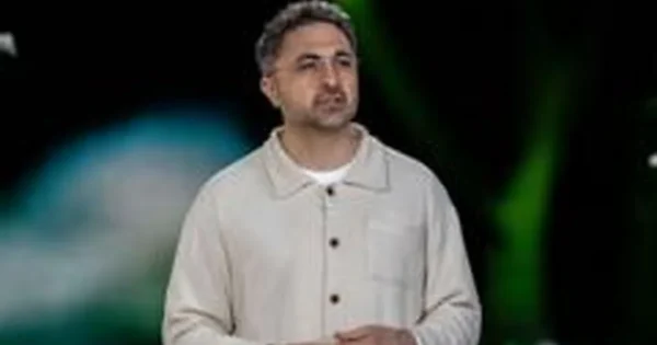 Mustafa Suleymanas perspėjo dėl „Anthropic“ požiūrio į „Claude“ mokymą