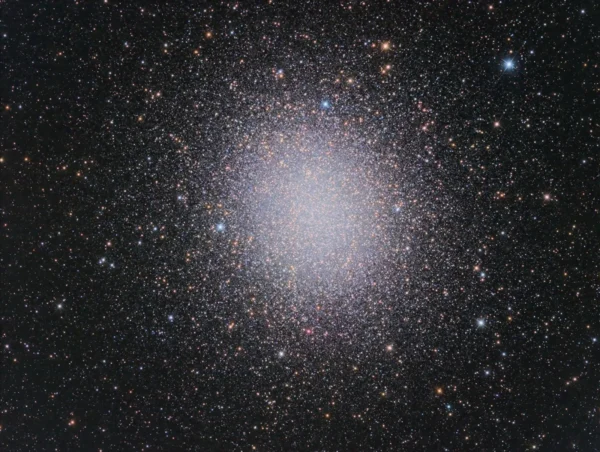 Omega Centauri gali būti mažos galaktikos liekaninis branduolys