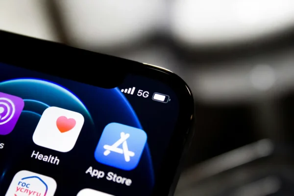 Rusijos skaitmeninės plėtros ministerija derasi su Apple dėl 5G įjungimo iPhone telefonuose