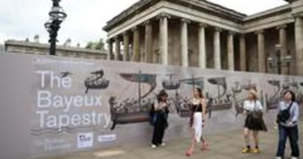 British Museum uždraudė fotografuoti Bayeux Tapestry parodoje Londone