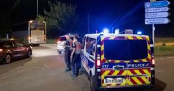 Normandijoje nuo bėgių nulėkus keleiviniam traukiniui sužeisti mažiausiai 44 žmonės