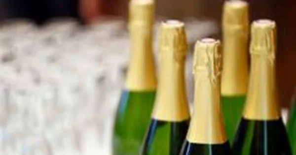 Prancūzijoje laikinai padidinta „Champagne“ alkoholio riba iki 15 proc.