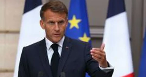 Macronas teigia, kad Rusijos hibridinės atakos prieš Europą stiprėja