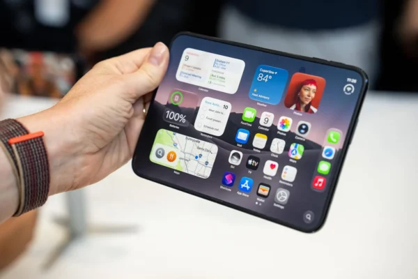 Po „iPhone Duo“ pristatymo paaiškėjo daugiau pirmojo sulankstomo „iPhone“ detalių