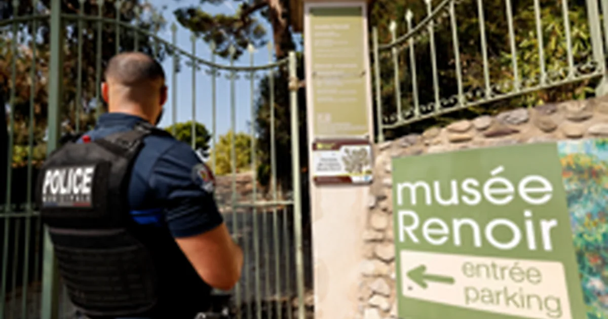 Prancūzijos Renoir muziejuje pavogti keturi paveikslai, du palikti bėgant