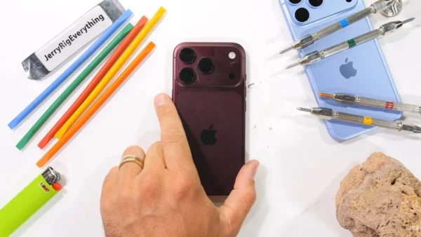 JerryRigEverything bandyme iPhone 18 Pro ekranas pradėjo braižytis nuo 7 Mohso lygio