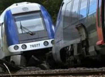 Normandijoje nuo bėgių nulėkus keleiviniam traukiniui sužeisti mažiausiai 44 žmonės
