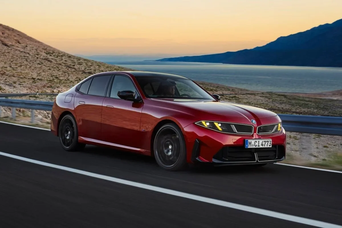 Pristatytas naujasis BMW 3 Series su CLAR platforma