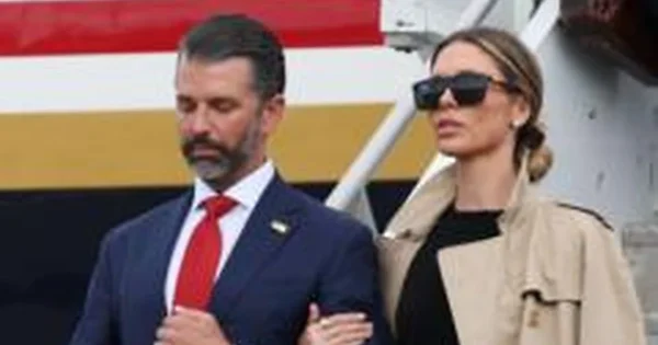 Donaldas Trumpas jaunesnysis ir Bettina Trump teigė, kad dalį vestuvių šventės Bahamose apmokėjo Umaras Kremlevas