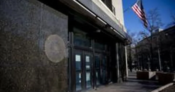 FBI darbuotojai po įsilaužimo kalba apie baimę ir pyktį