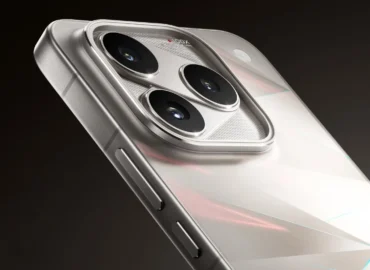 Kinijoje pristatytas iQOO 16 su 8400 mAh baterija ir 165 Hz AMOLED ekranu