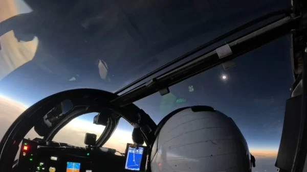 NASA WB-57F prie Islandijos iš 15 km aukščio stebėjo visišką Saulės užtemimą
