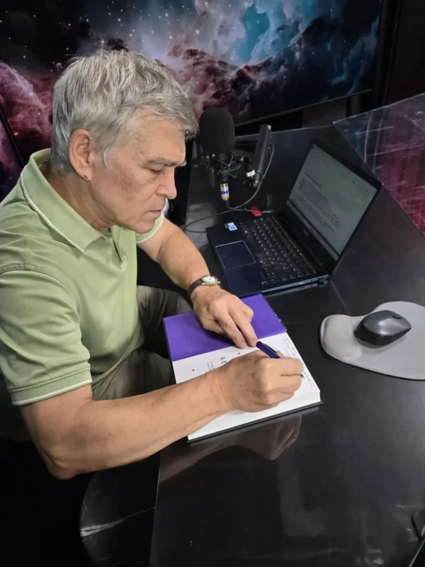 Maskvos knygyne „Oziero“ rugsėjo 10 dieną vyks naujos knygos „Prosto kosmos“ autografų sesija