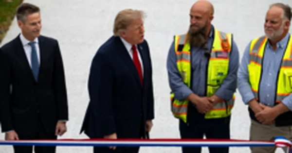 Baltųjų rūmų spaudos pulas atsidūrė ginčo su Donaldu Trumpu centre