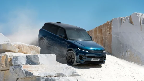 Viešai parodytas Range Rover Sport Electric prototipas