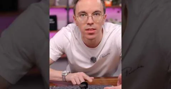 Austin Evans parodė, jo teigimu, itin tylų Lenovo Yoga Creative Keyboard Angry Meow Edition