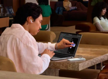 Apple pristatė 14 ir 16 colių „MacBook Pro“ su tandem OLED ekranais ir M5 Pro bei M5 Max lustais