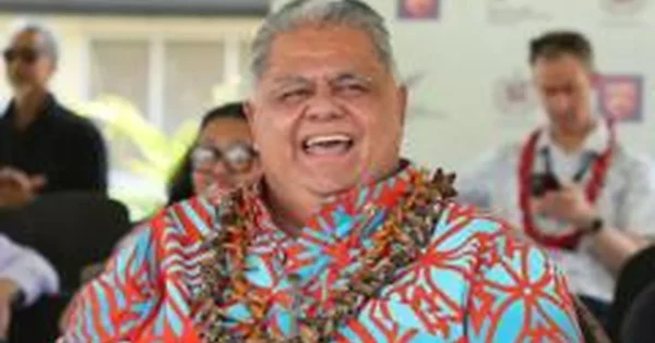 Samoa premjeras atsiprašė dėl 2007 metų vaizdo įrašo su nacistiniu pasisveikinimu