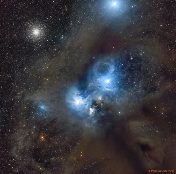 NGC 6729 ūkas Pietų Vainiko žvaigždyne yra vienas artimiausių aktyvios žvaigždėdaros regionų