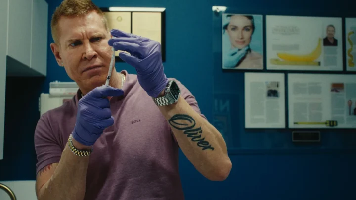 Dokumentinis filmas „Manhood“ nagrinėja vyrų sprendimą didinti penio apimtį