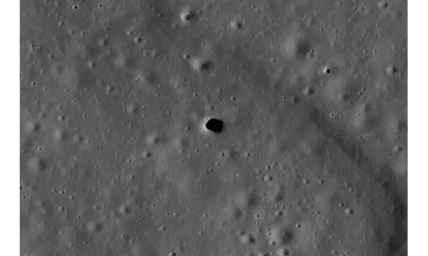 NASA tirs, ar prie Marius Hill Pit angos Mėnulyje tęsiasi didelė požeminė ola