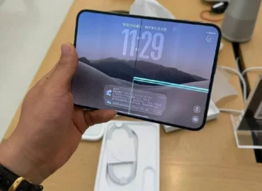 Kinijoje pradėtas pardavinėti sulankstomas „Apple“ telefonas „iPhone Duo“