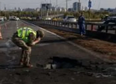 Per dronų ataką Kyjive smogta Pivničnyj tiltui