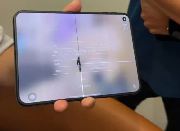 Kinijoje pradėtas pardavinėti sulankstomas „Apple“ telefonas „iPhone Duo“