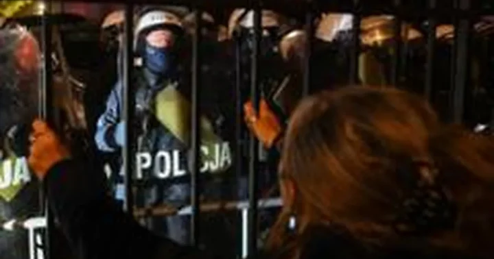 Prie Lenkijos Konstitucinio Tribunolo Varšuvoje dislokuota policija, sulaikyti trys žmonės